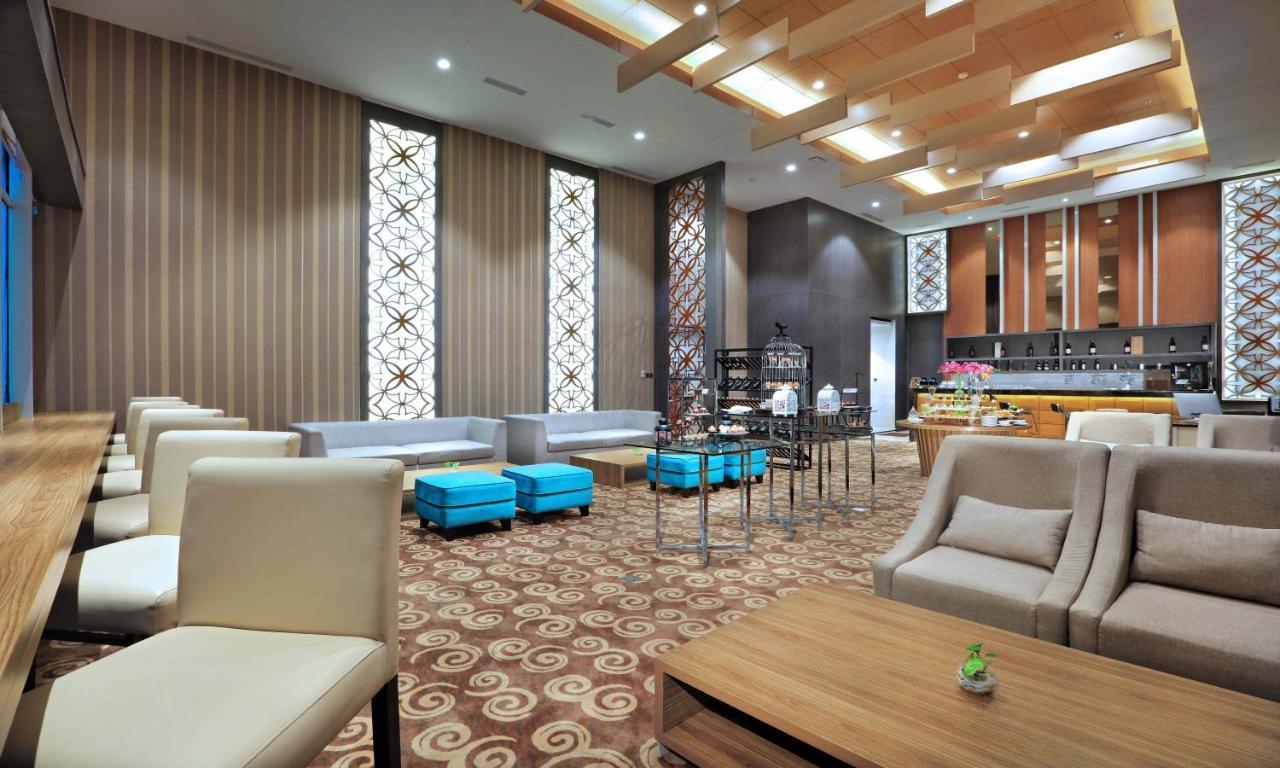 Aston Kartika Grogol Hotel & Conference Center Jakarta Exterior foto