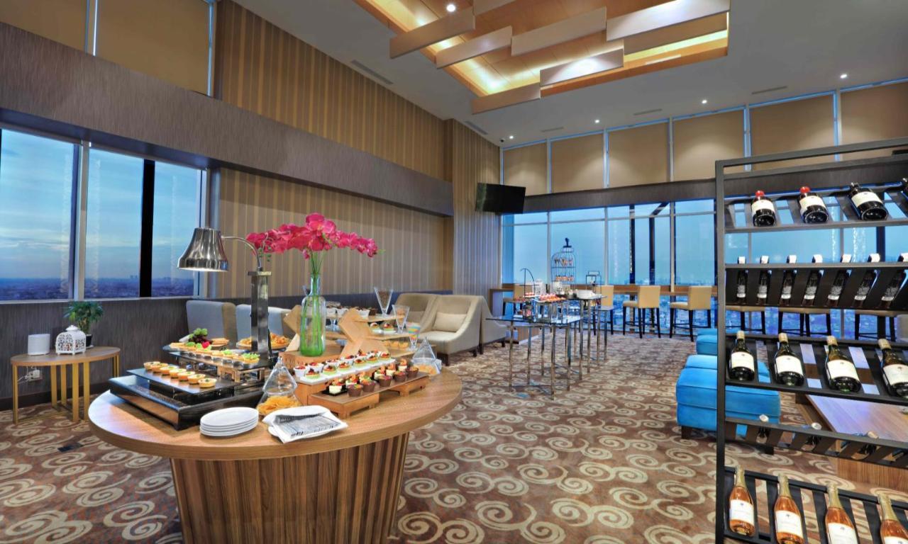 Aston Kartika Grogol Hotel & Conference Center Jakarta Exterior foto