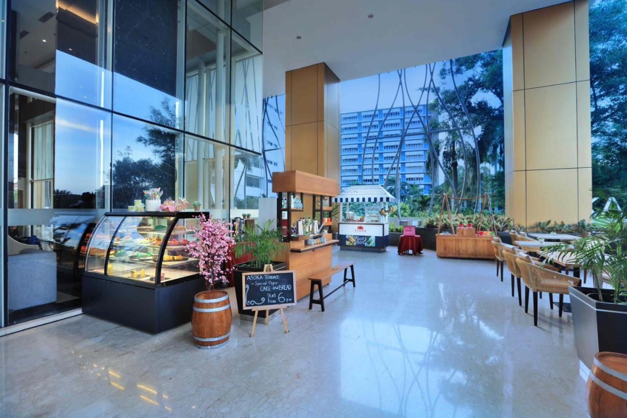 Aston Kartika Grogol Hotel & Conference Center Jakarta Exterior foto