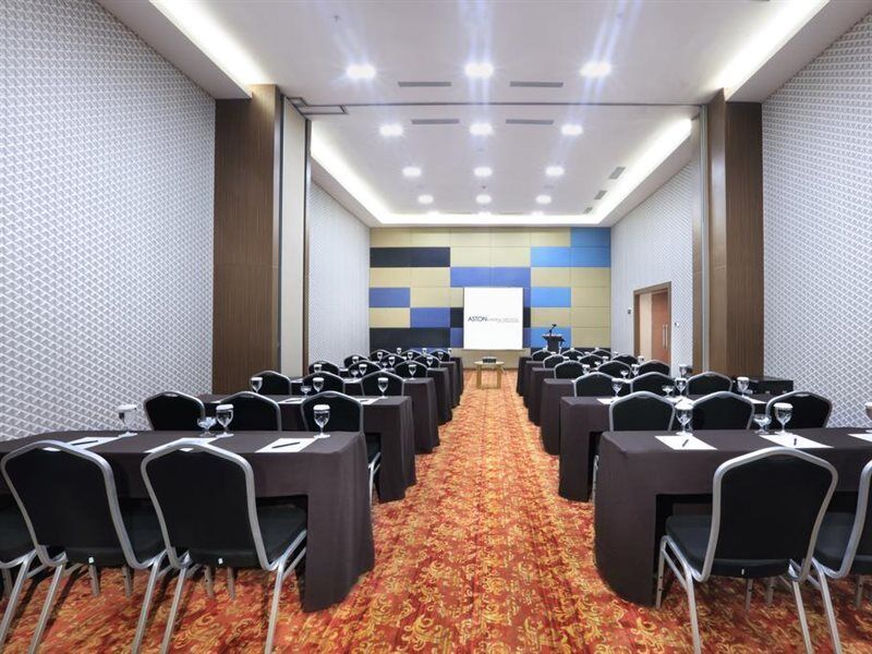 Aston Kartika Grogol Hotel & Conference Center Jakarta Exterior foto